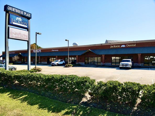 Courthouse Place: 2655-2659 Lakeland Drive, Flowood, MS 39232